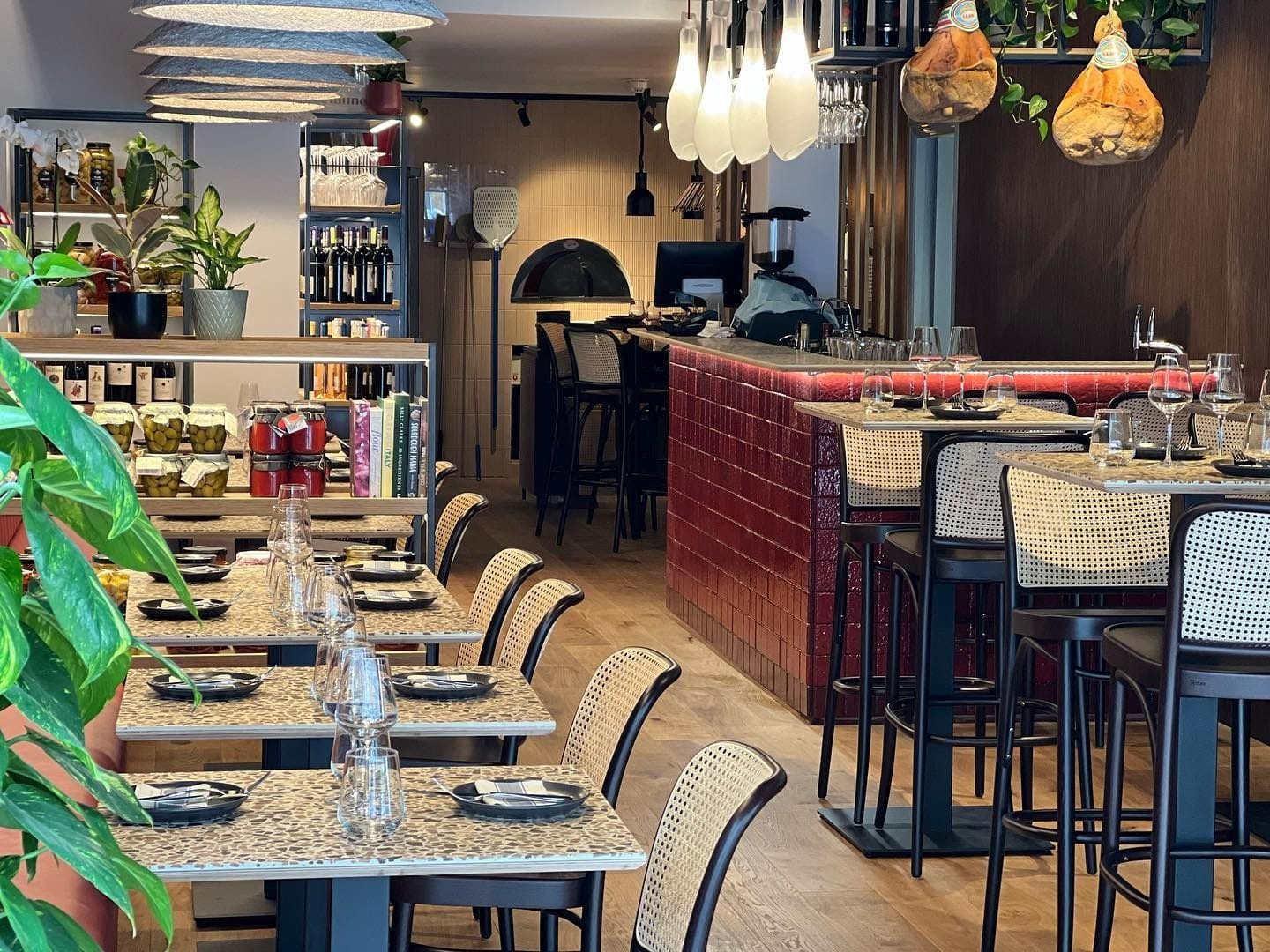 the italians wine bar and shop marylebone london