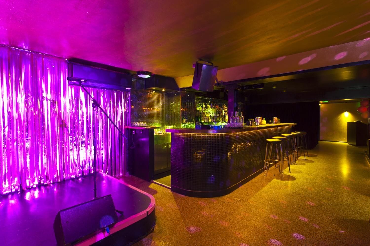 the karaoke hole london hen do venues 3