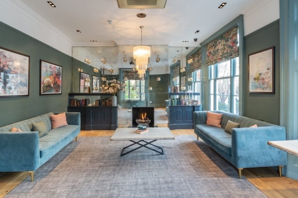 interior of the phene chelsea london bar