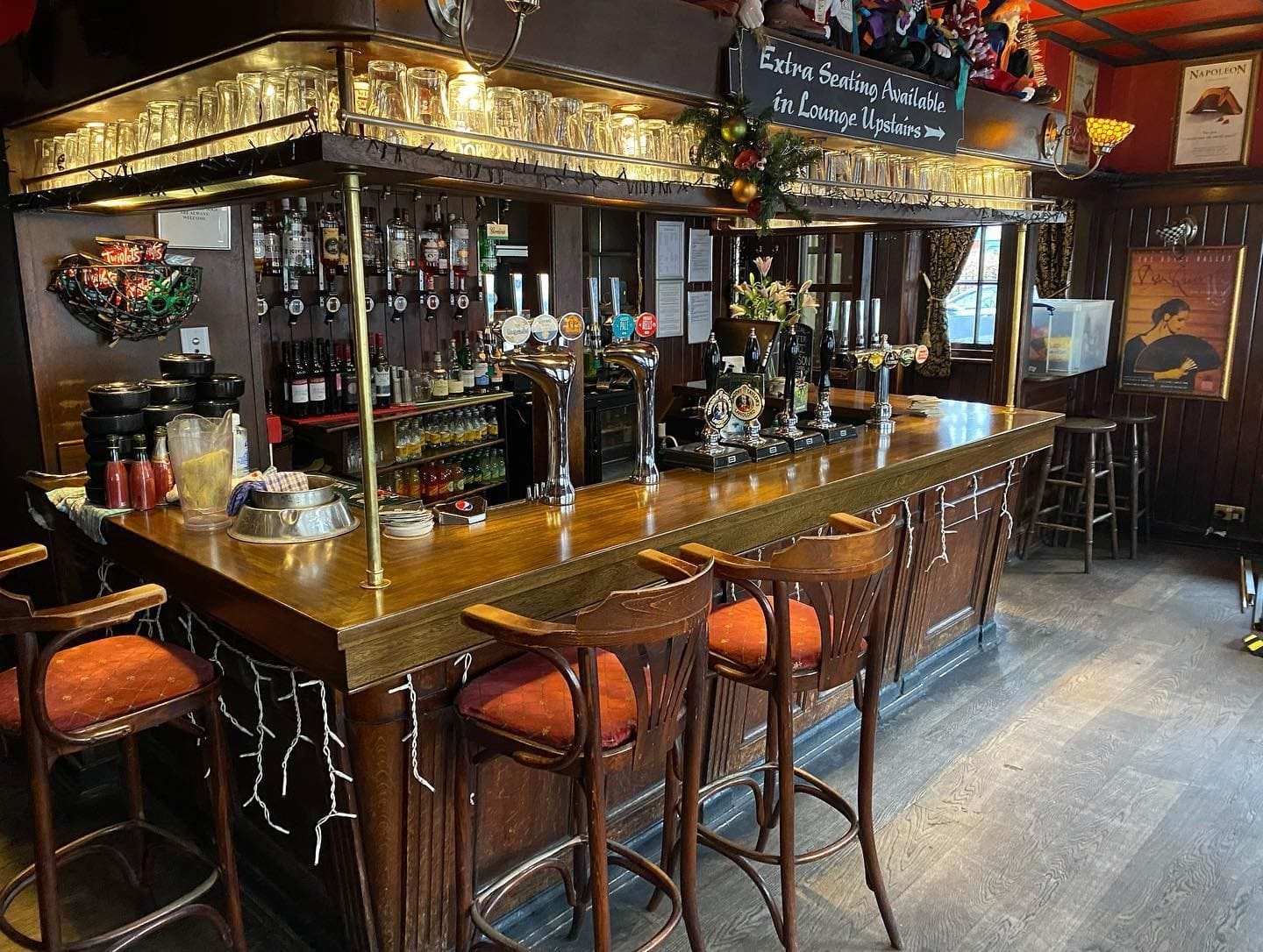 interior of the queens larder bloomsbury bar