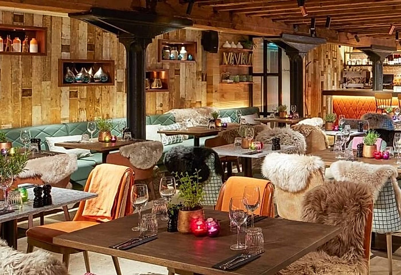 private dining at the sipping room west india quay in canary wharf in london