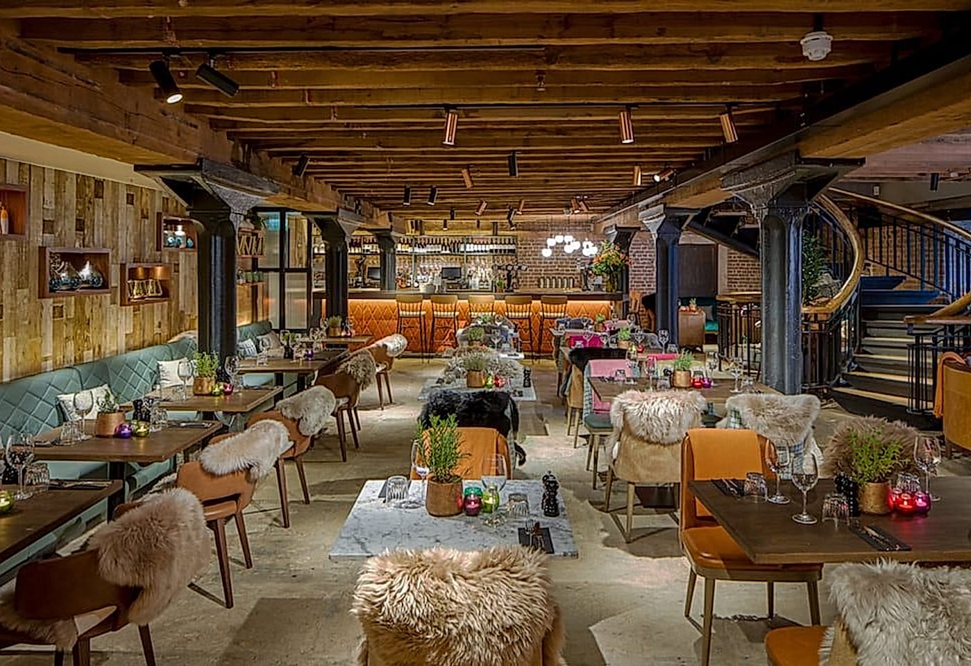 private dining at the sipping room west india quay in canary wharf in london