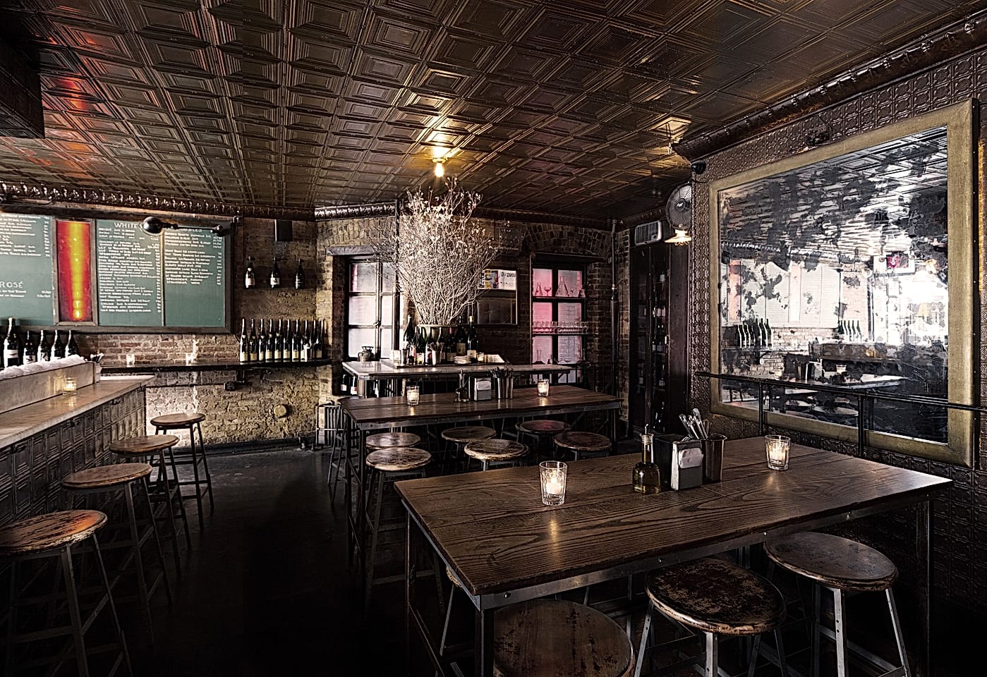 An institutional wine bar in the Lower East Side: The Ten Bells 1