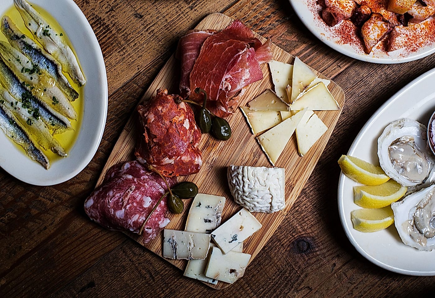 An institutional wine bar in the Lower East Side: The Ten Bells image 2