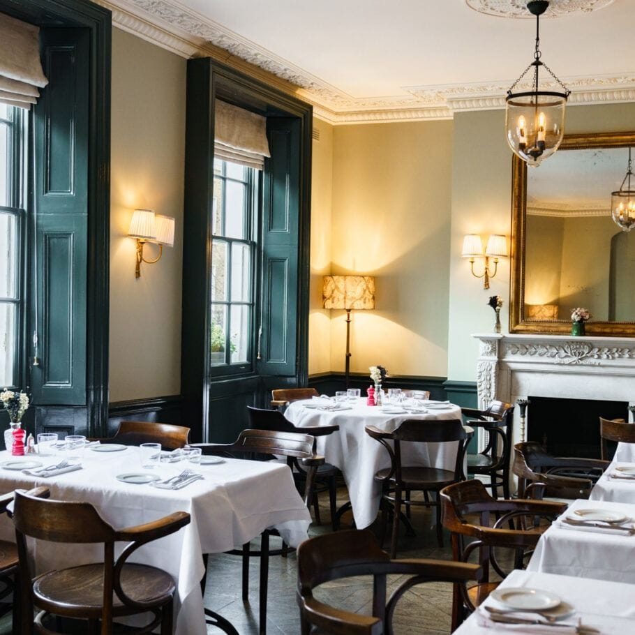 interior of the thomas cubitt belgravia london bar