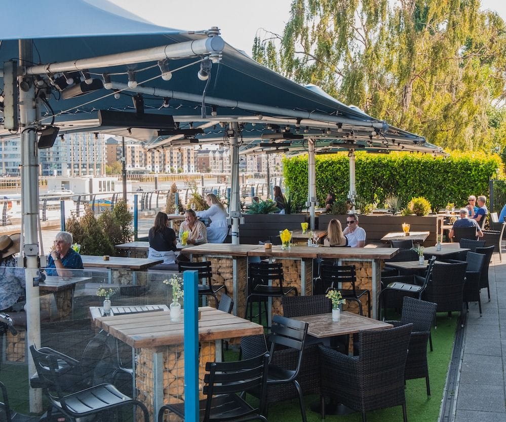 riverside terrace at the waterside pub fulham london bar