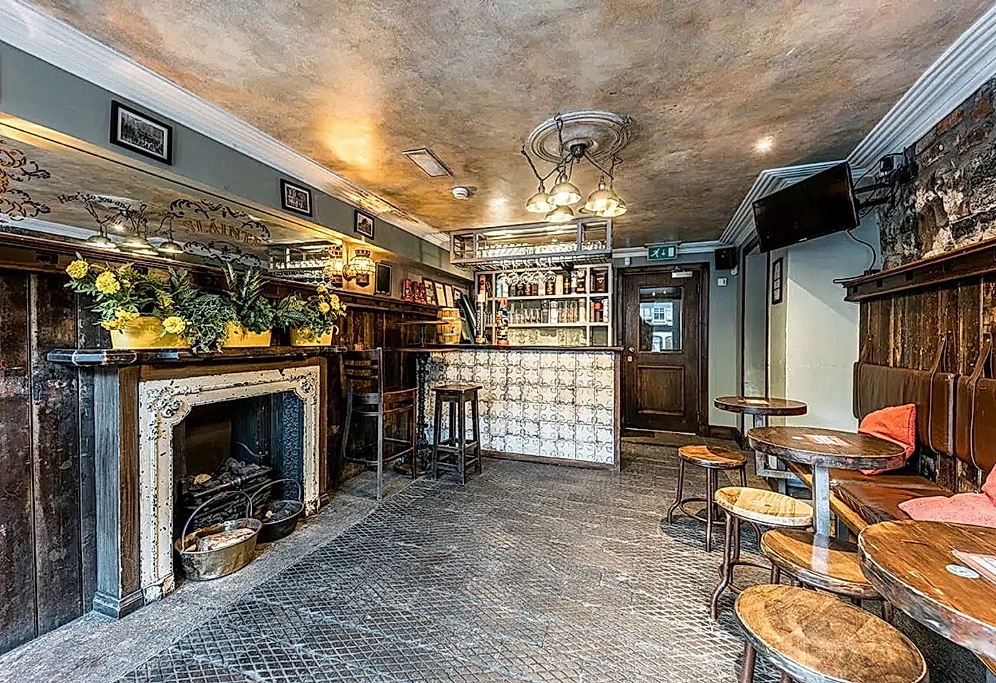 the wee pub edinburgh