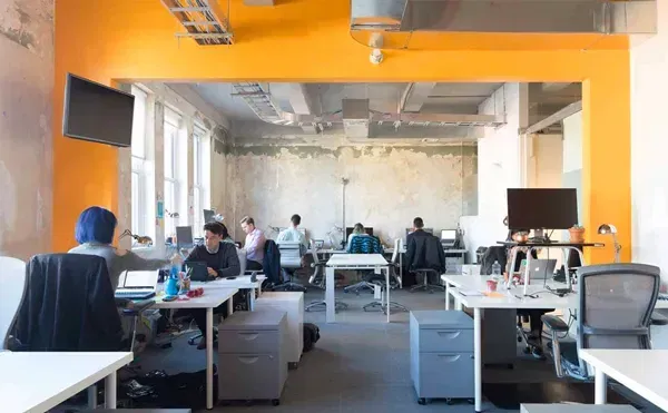 A workspace in The Yard, a conference venue on the Lower East Side in NYC. 