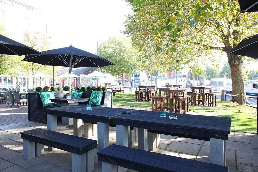  The Hole in The Wall bristol outdoors bar