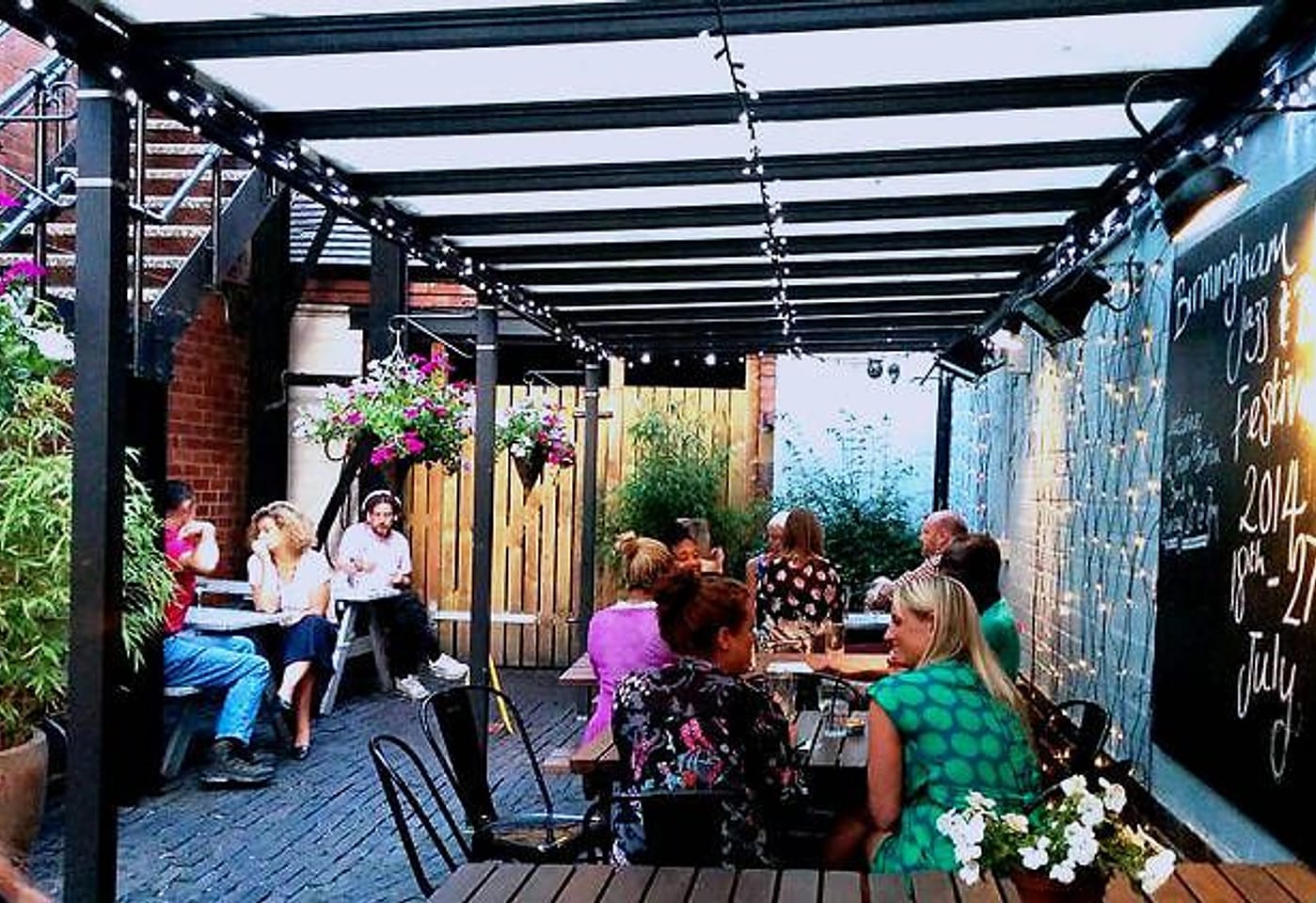 An outdoor bar in Birmingham to visit for food and drinks: The Junction image 3