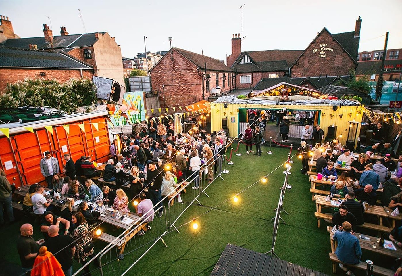 An outdoor bar that's standing the test of time: The Old Crown image 3