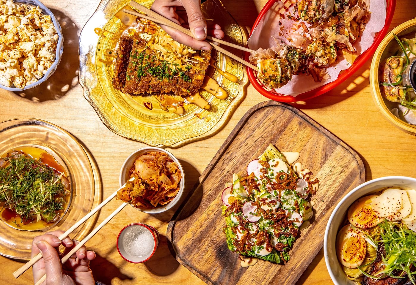 Let the good times roll at this izayaka-style Friendsgiving restaurant: Tokyo Record Bar1