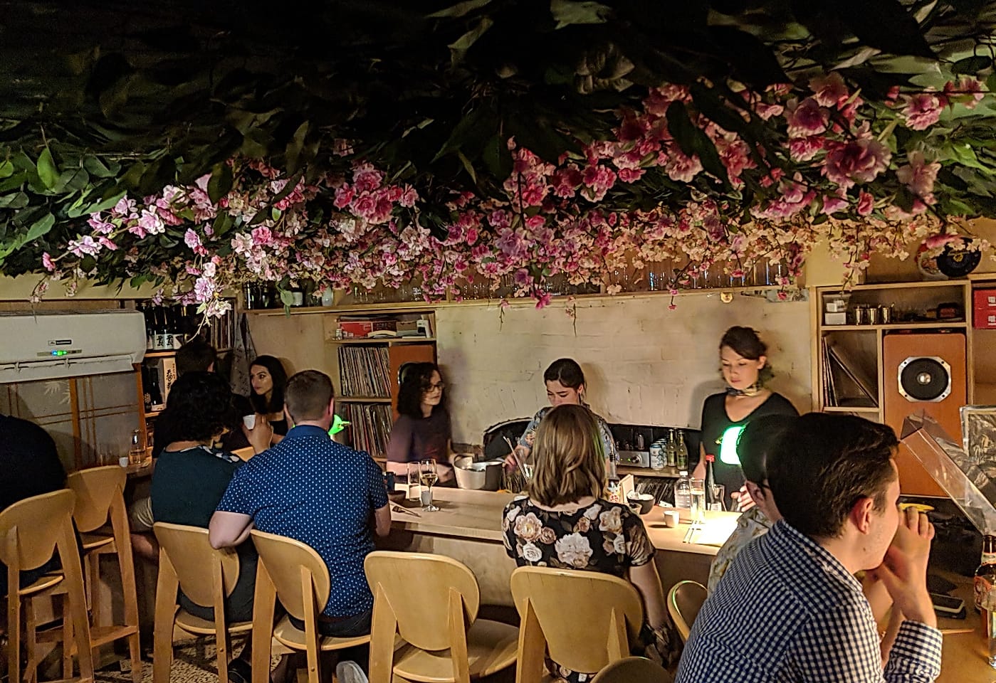Let the good times roll at this izayaka-style Friendsgiving restaurant: Tokyo Record Bar image 2