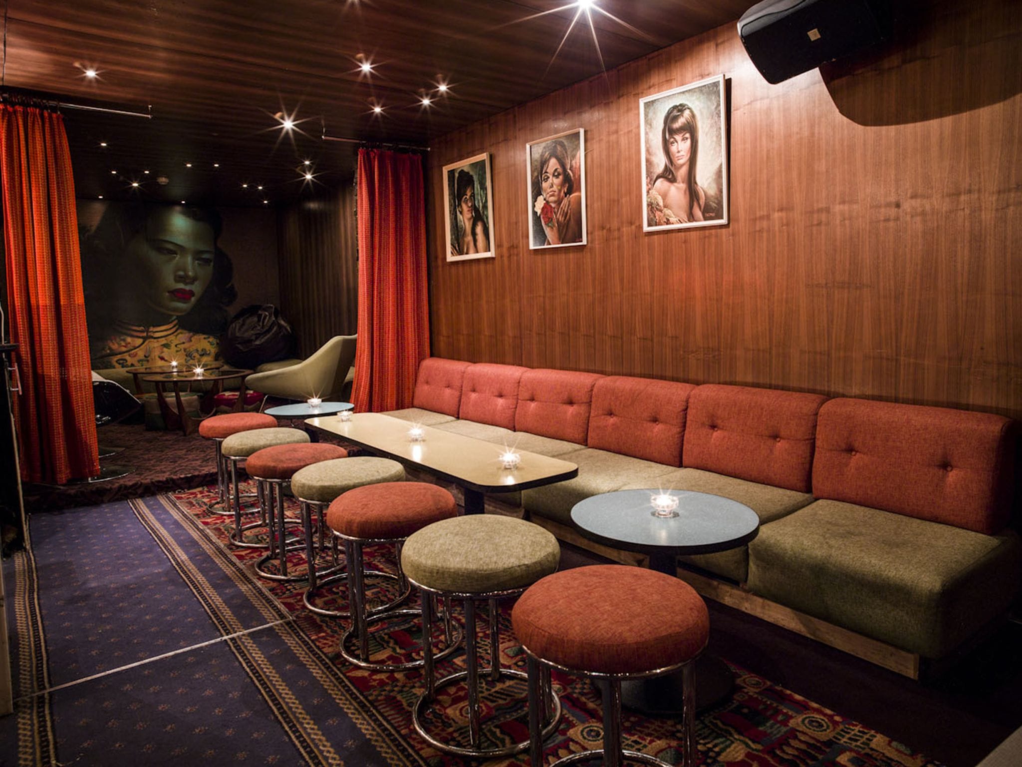 The ultimate tiki bar: Trailer Happiness1