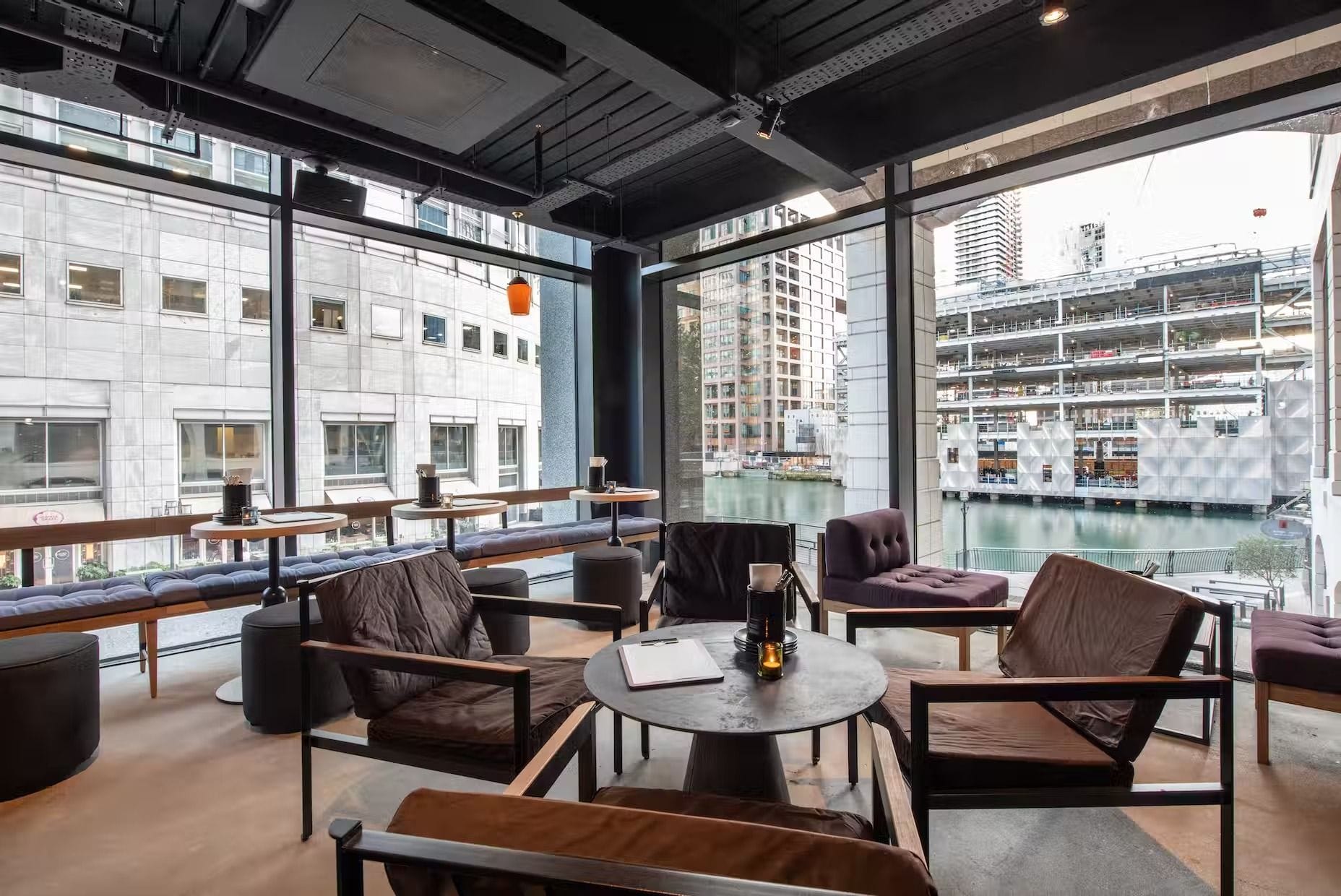 vagabonds canary wharf bar 