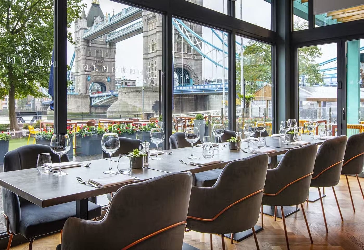 vicinity tower bridge bars 1