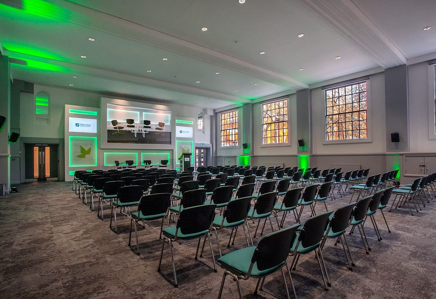 A spacious and versatile London conference room: Woburn Hall1