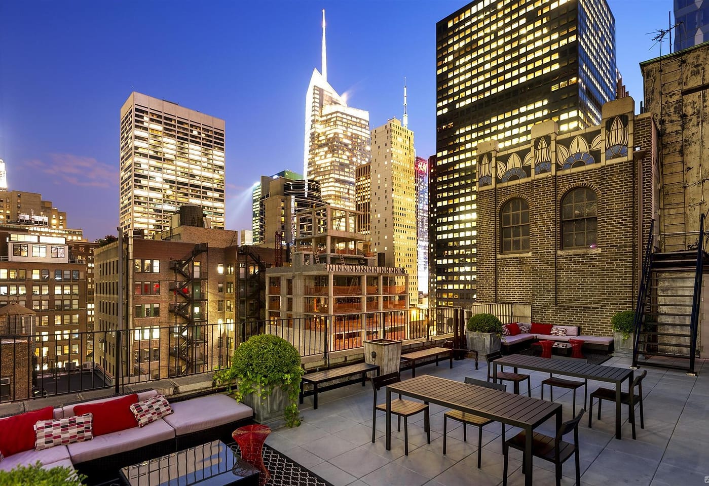 Suspiciously affordable meeting rooms near Times Square: WorkHouse NYC image 3